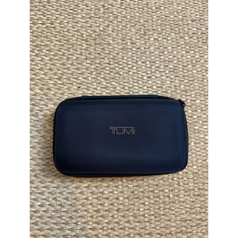 Tumi Delta Airlines First Class Amenity Kit Navy Blue Hardshell Case Kiehls Set